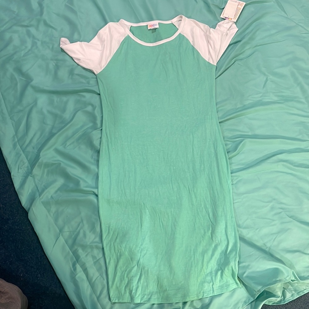 lularoe small green with white sleeves t shirt dress